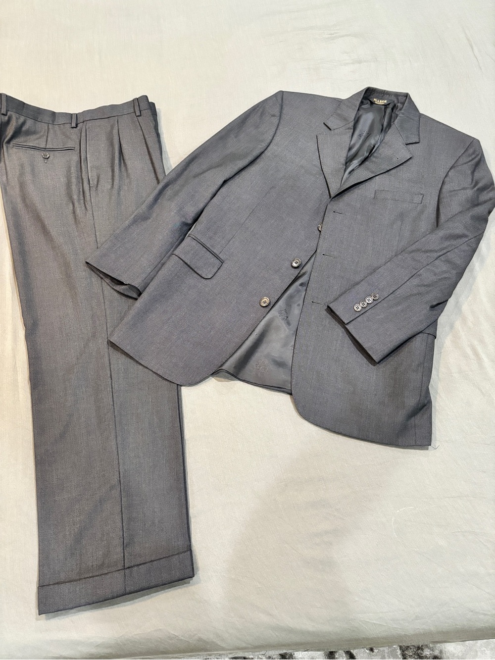 Jos. A. Bank Men's 42R Charcoal Gray Suit